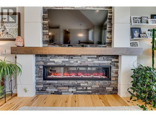 581 Mt. Ida Crescent, Coldstream, BC - Indoor Photo Showing Living Room With Fireplace