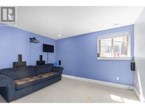 5245 South Ridge Drive, Kelowna, BC - Indoor Photo Showing Living Room