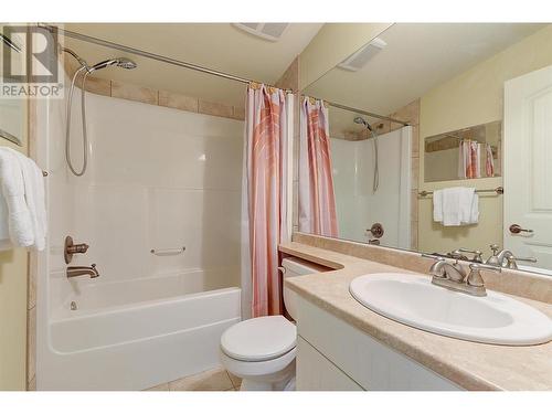 561 Still Pond Lane, Kelowna, BC - Indoor Photo Showing Bathroom