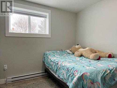 102 Mcgraw Court, Penticton, BC - Indoor Photo Showing Bedroom