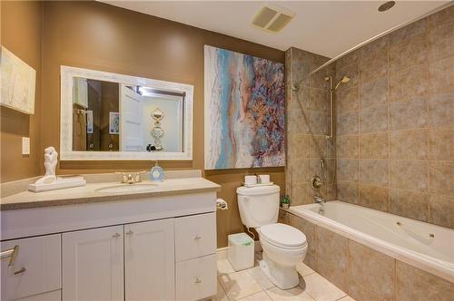 33 Leslie Drive, Stoney Creek, ON - Indoor Photo Showing Bathroom
