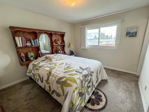 808 13Th Street S, Cranbrook, BC - Indoor Photo Showing Bedroom