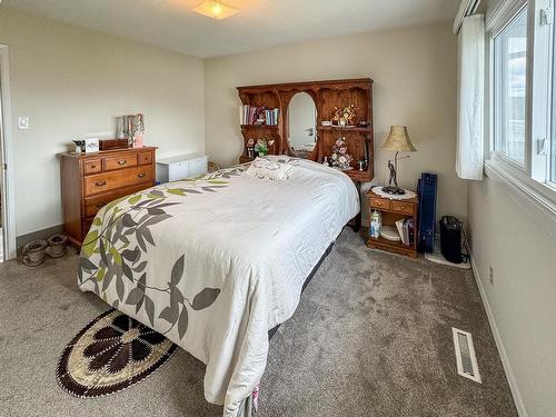 808 13Th Street S, Cranbrook, BC - Indoor Photo Showing Bedroom