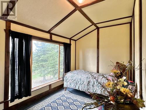 4050 Spokin Lake Road, Williams Lake, BC - Indoor Photo Showing Bedroom