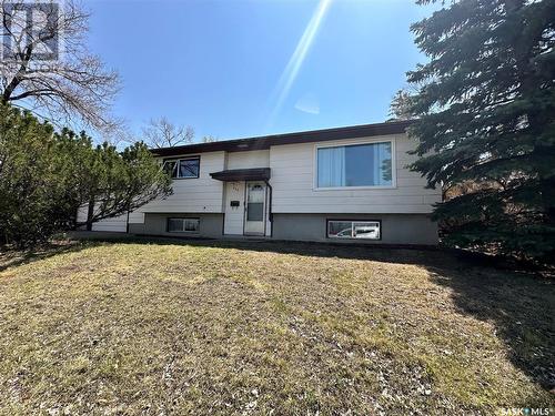 950 Gladstone Street W, Swift Current, SK - Outdoor
