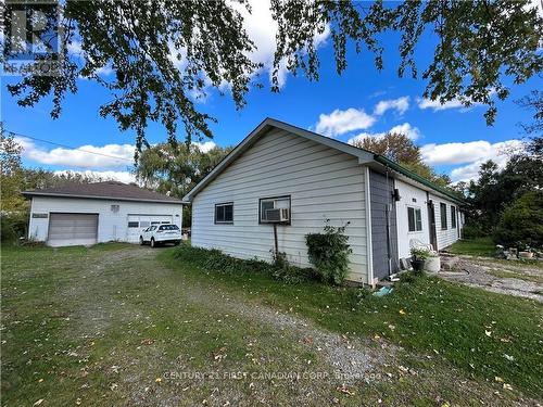 1938 Gore Road, London, ON - Outdoor