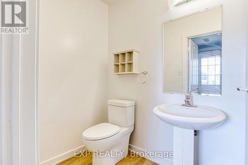 444 Beach Boulevard, Hamilton, ON - Indoor Photo Showing Bathroom