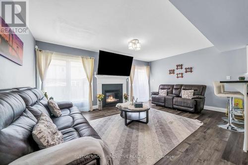 21 Blue Mountain Drive, Hamilton, ON - Indoor Photo Showing Living Room With Fireplace