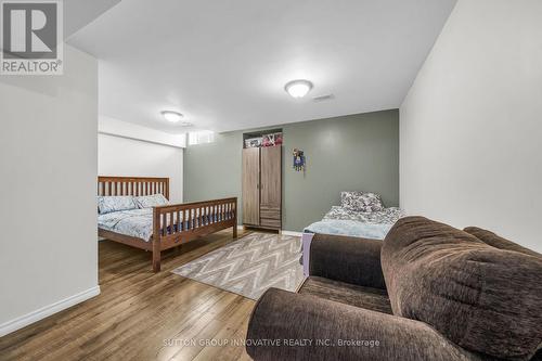 21 Blue Mountain Drive, Hamilton, ON - Indoor Photo Showing Bedroom