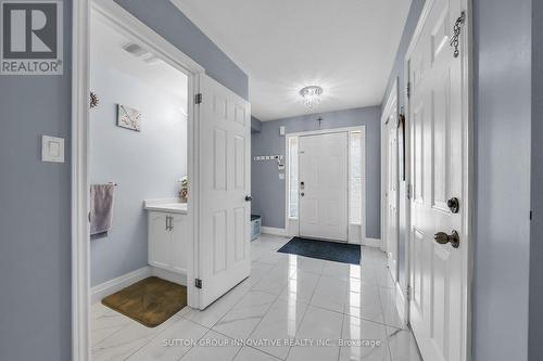 21 Blue Mountain Drive, Hamilton, ON - Indoor Photo Showing Other Room