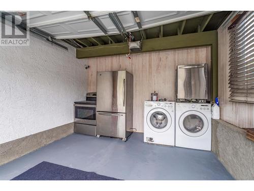 2555 O'Reilly Road, Kelowna, BC - Indoor Photo Showing Laundry Room