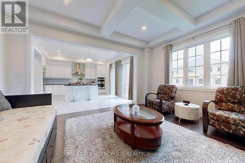 100 Ballantyne Boulevard, Vaughan, ON - Indoor Photo Showing Living Room