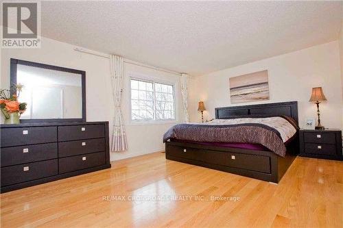 209 Tamarack Drive, Markham, ON - Indoor Photo Showing Bedroom