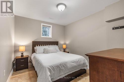 55 Homewood Avenue, Wasaga Beach, ON - Indoor Photo Showing Bedroom