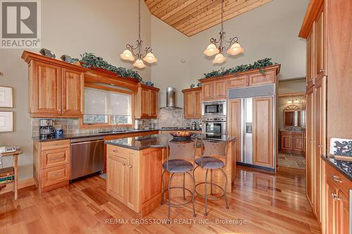 123 Parkside Drive, Oro-Medonte, ON - Indoor Photo Showing Kitchen