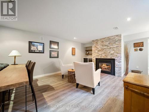 4174 Forestwood Drive, Severn, ON - Indoor With Fireplace