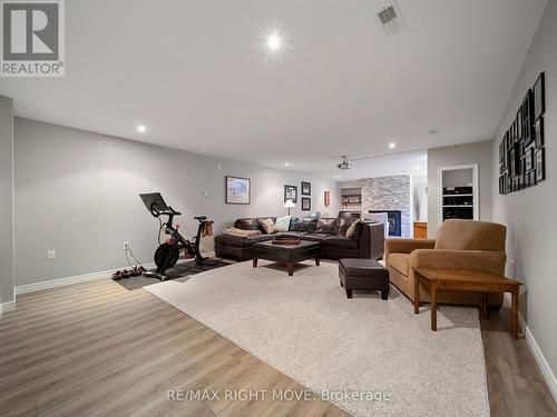4174 Forestwood Drive, Severn, ON - Indoor