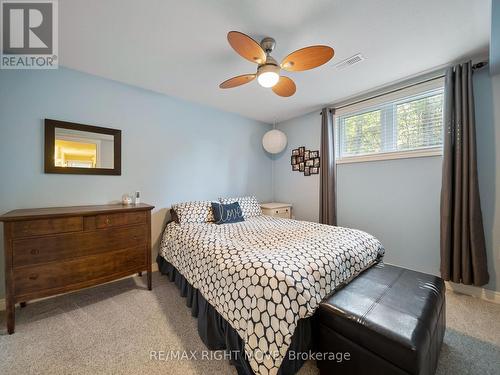 4174 Forestwood Drive, Severn, ON - Indoor Photo Showing Bedroom
