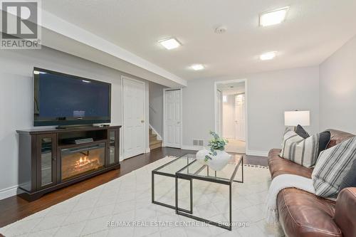 273 Laurier Avenue, Milton, ON - Indoor Photo Showing Living Room