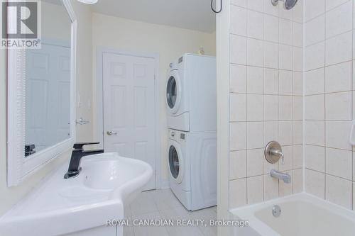 1328 Cawthra Road, Mississauga, ON - Indoor Photo Showing Bathroom