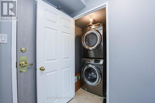 1005 - 2177 Burnhamthorpe Road W, Mississauga, ON - Indoor Photo Showing Laundry Room