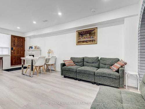 40 Arleta Ave, Toronto, ON - Indoor Photo Showing Living Room