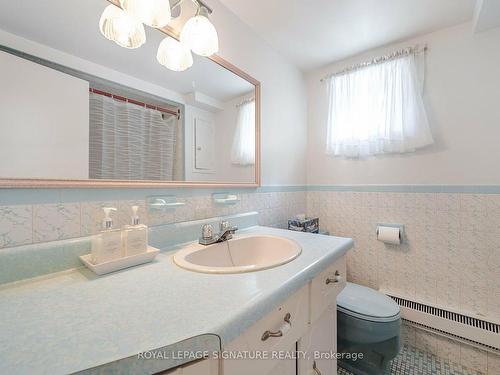 76 Cannon Rd, Toronto, ON - Indoor Photo Showing Bathroom