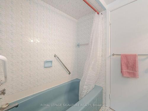 76 Cannon Rd, Toronto, ON - Indoor Photo Showing Bathroom