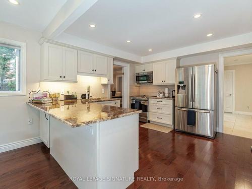 3481 Marmac Cres, Mississauga, ON - Indoor Photo Showing Kitchen With Upgraded Kitchen