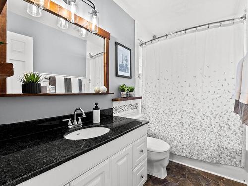 1032 Kemano Street, Kamloops, BC - Indoor Photo Showing Bathroom