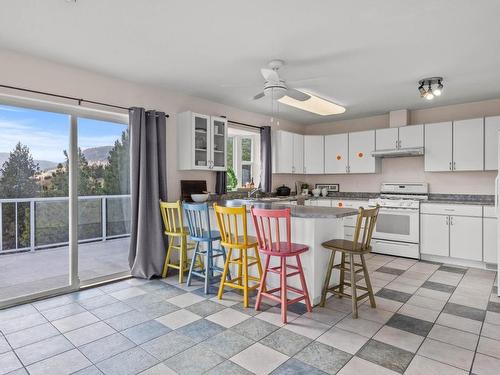 7035 Blackwell Road, Kamloops, BC - Indoor Photo Showing Kitchen