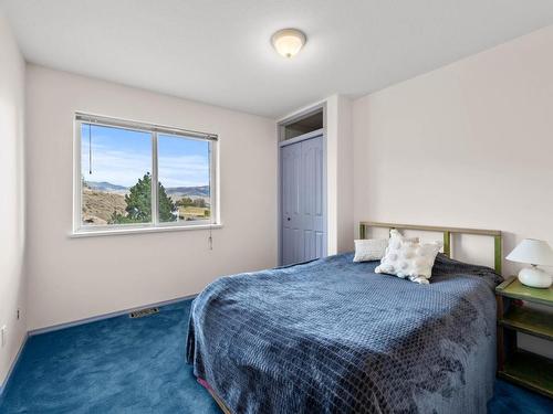 7035 Blackwell Road, Kamloops, BC - Indoor Photo Showing Bedroom