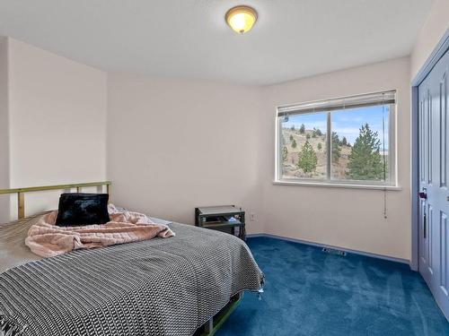 7035 Blackwell Road, Kamloops, BC - Indoor Photo Showing Bedroom