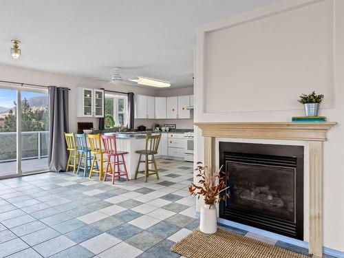 7035 Blackwell Road, Kamloops, BC - Indoor Photo Showing Living Room With Fireplace