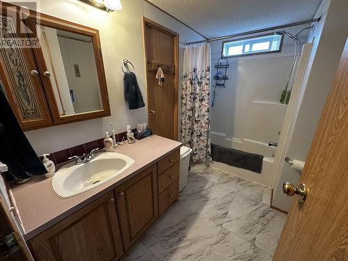 5480 Tatton Station Road, 100 Mile House, BC - Indoor Photo Showing Bathroom