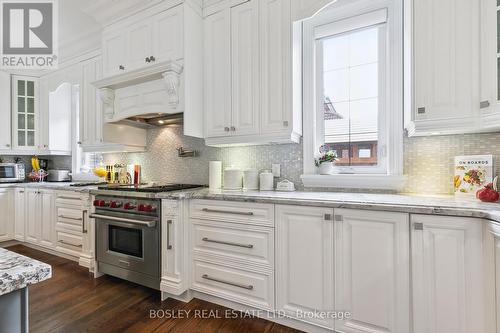 34 Meadowbank Road, Toronto, ON - Indoor Photo Showing Kitchen With Upgraded Kitchen