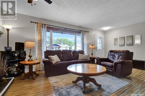 31 Hatton Crescent, Regina, SK - Indoor Photo Showing Living Room