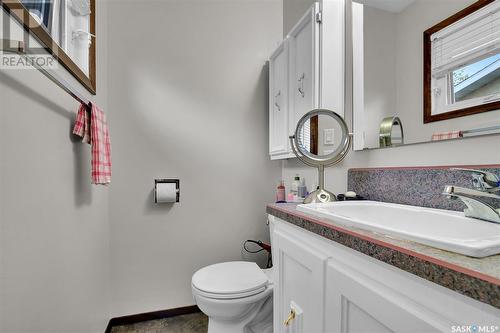 31 Hatton Crescent, Regina, SK - Indoor Photo Showing Bathroom