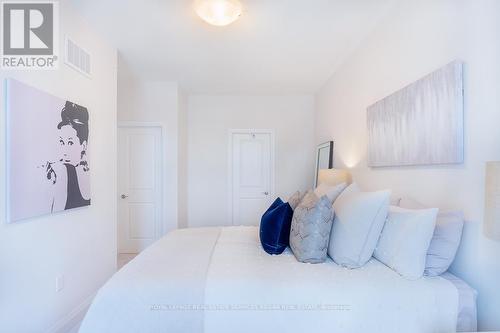 2462 Belt Lane, Oakville, ON - Indoor Photo Showing Bedroom