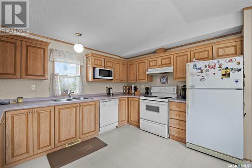 12 Mile Road Acreage, Prince Albert Rm No. 461, SK - Indoor Photo Showing Kitchen With Double Sink