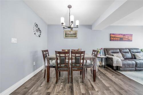 21 Blue Mountain Drive, Hannon, ON - Indoor Photo Showing Dining Room