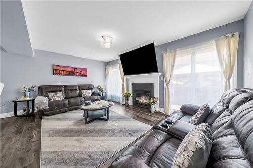 21 Blue Mountain Drive, Hannon, ON - Indoor Photo Showing Living Room With Fireplace