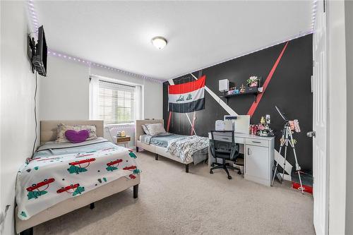 21 Blue Mountain Drive, Hannon, ON - Indoor Photo Showing Bedroom