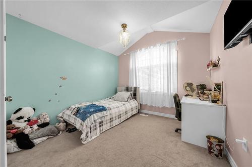 21 Blue Mountain Drive, Hannon, ON - Indoor Photo Showing Bedroom