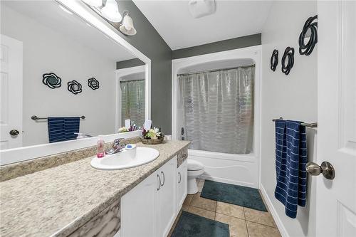 21 Blue Mountain Drive, Hannon, ON - Indoor Photo Showing Bathroom