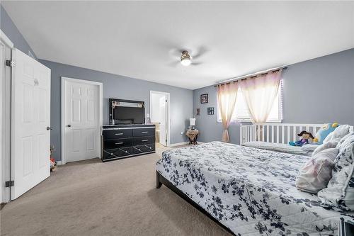 21 Blue Mountain Drive, Hannon, ON - Indoor Photo Showing Bedroom