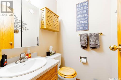 201 Dion Avenue, Cut Knife, SK - Indoor Photo Showing Bathroom