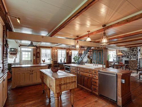 Kitchen - 501 Rue Notre-Dame, Lavaltrie, QC - Indoor Photo Showing Kitchen