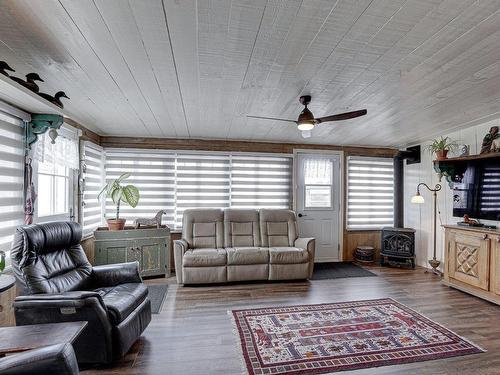 Salon - 501 Rue Notre-Dame, Lavaltrie, QC - Indoor Photo Showing Living Room