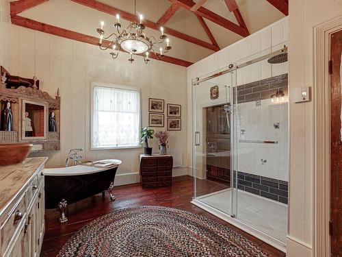 Salle de bains - 501 Rue Notre-Dame, Lavaltrie, QC - Indoor Photo Showing Bathroom